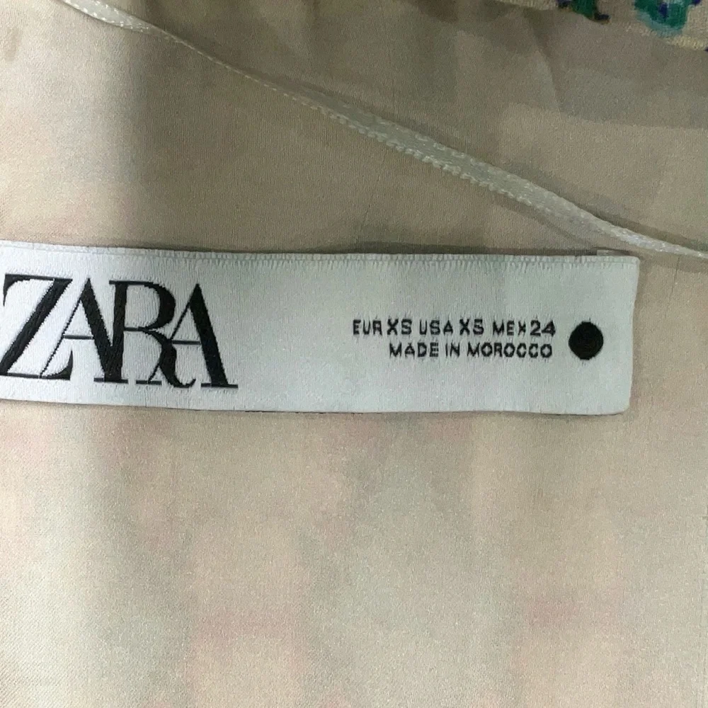 Zara Robe - Picture 5 of 15